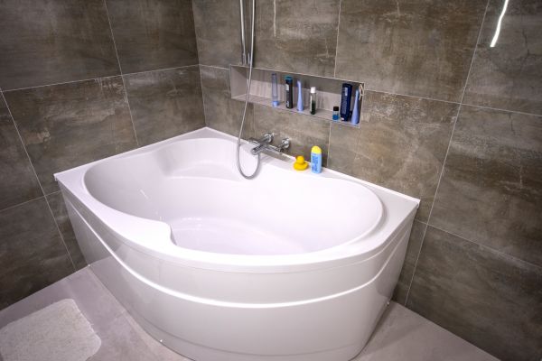 Large Bathtub Installation in Green Valley