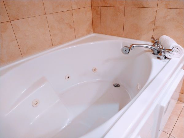 Acrylic Tub Installation in Green Valley